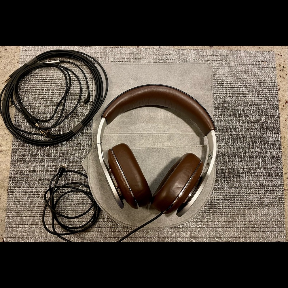 Bowers & Wilkins P9 Over Ear Headphones